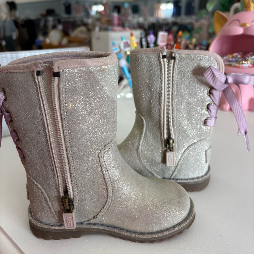 UGG Corene Metallic Casual Boot for Kids Size 6 - Picture 6 of 8